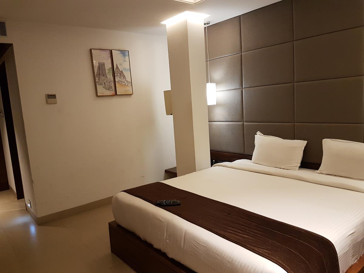 Отель Urvashi Residency Ченнаи Экстерьер фото